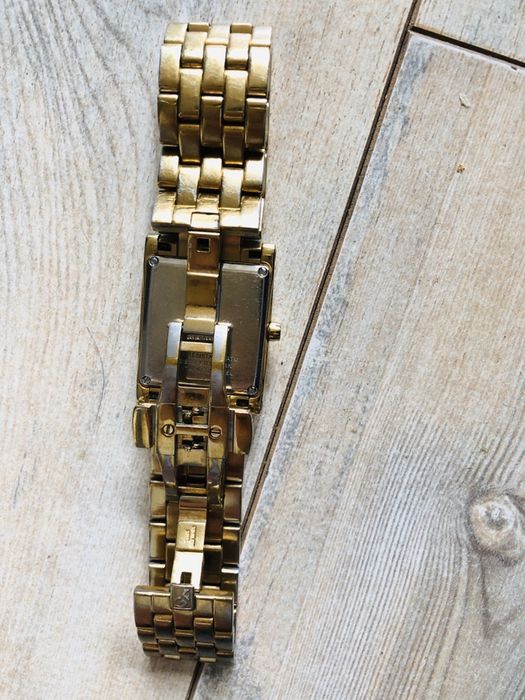 Часовник позлатен gianfranco ferre