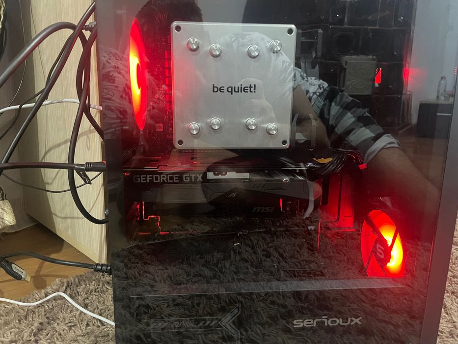 Unitate gaming +monitor tastatură mause