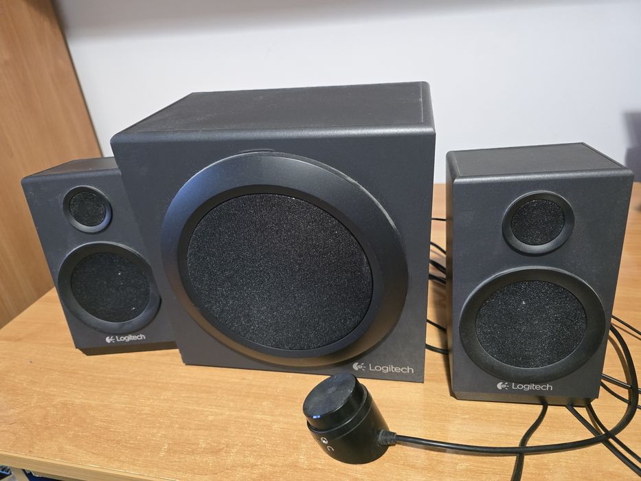 Sistem audio Logitech 2.1 in perfectă stare de funcționare