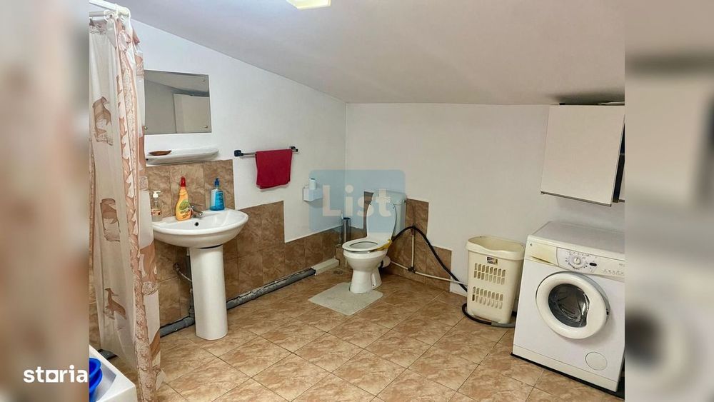 Casă 8 camere în Coiciu | 2 bucătării | 3 băi | Parcare 2-3 mașini