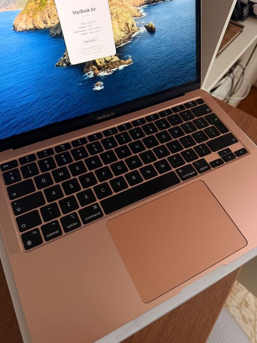 Apple MacBook Air 13" M1 (2020) – 8GB RAM, 256GB SSD – Stare buna