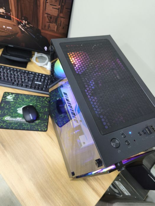 Компютър i3 8100, RX 580 8GB, 16 GB RAM