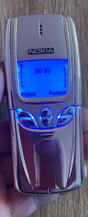 Nokia 8210  hibryd ( decodat, baterie Nou nouță, impecabil)