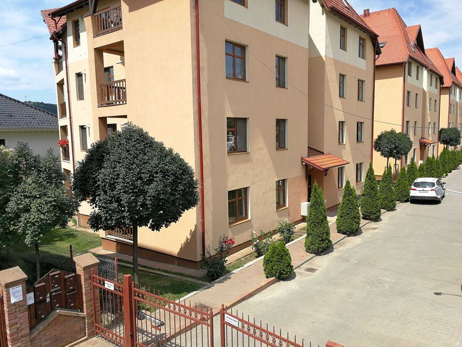 Inchiriez apartament/penthouse 4 camere 100mp + garaj Baciu