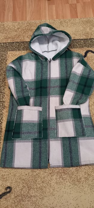 Продам пальто демисезонное