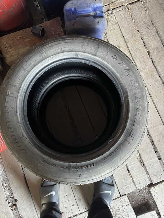 Продам резину 215/6016