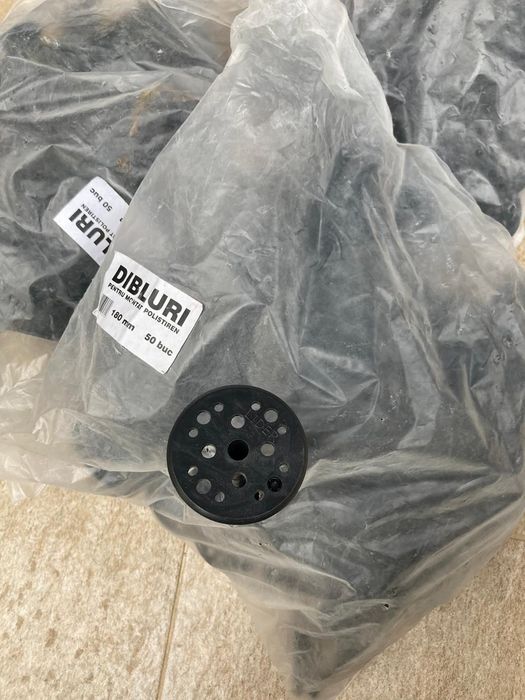 Dibluri polistiren 18cm = 150buc pret 50lei toate