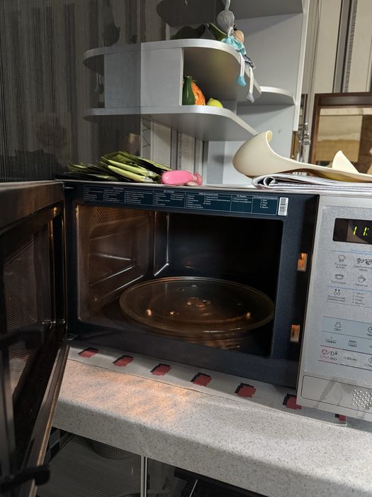 Продам микроволновку Samsung