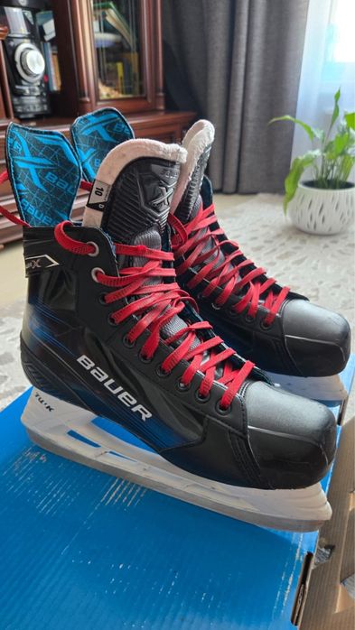 Коньки хоккейные