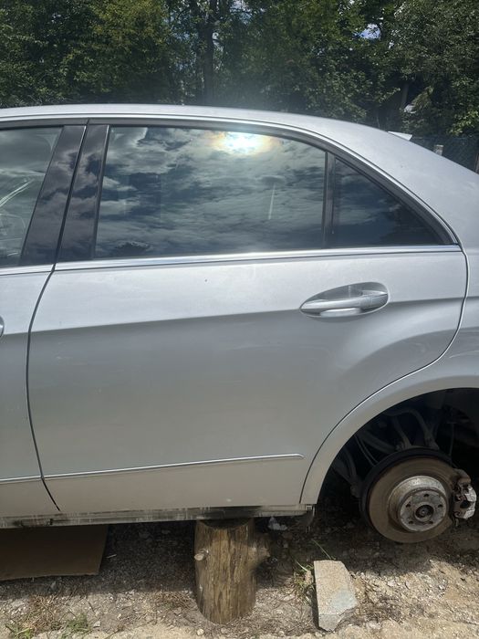 Задна лява врата Mercedes E class W212 sedan код 775