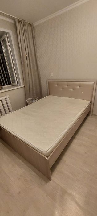 Кровать спальная