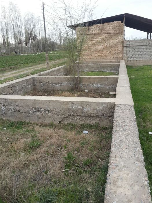 Тинч осойишта махалладан ер сотилади