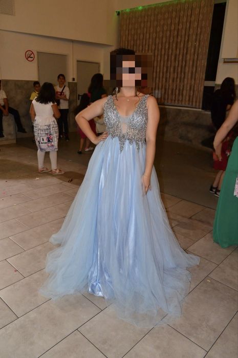 Официална рокля.