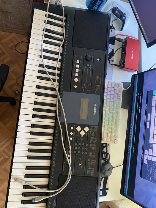 Синтезатор Yamaha PSR E333