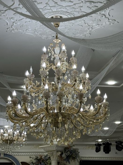 Люстра большие для ресторана кафе