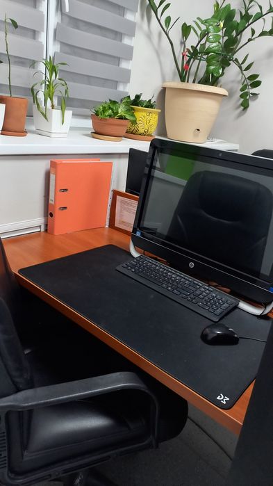 Офисный стол со шкафом