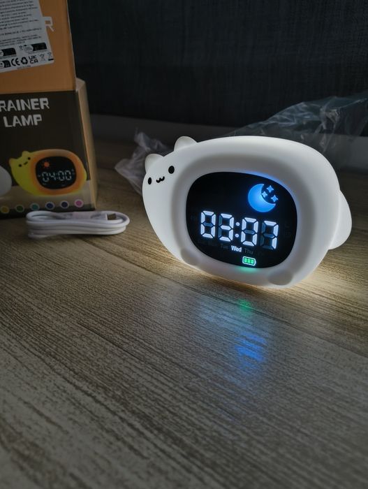 Ceas de antrenament pentru somn și lampă de veghe (Sleep Trainer Clock Lamp)