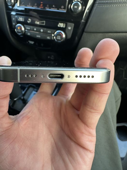 Продам iphone 15 pro 128 gb