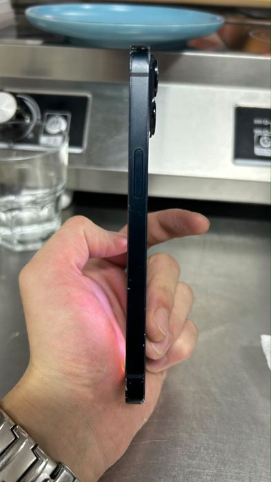 Продам Iphone 14