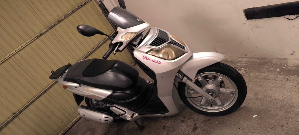 Scuter Keeway Outlook 125