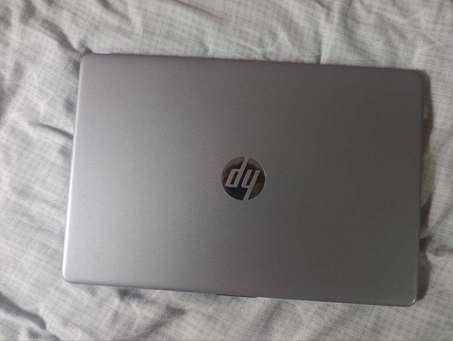 HP 250 G8 - Intel Core i5 11-Gen/ 32 GB RAM / SSD 256