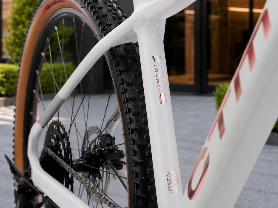Нов дамски планински велосипед CTM CHARISMA 3.0 29 – Shimano CUES, въздушна вилка, внос от Словакия