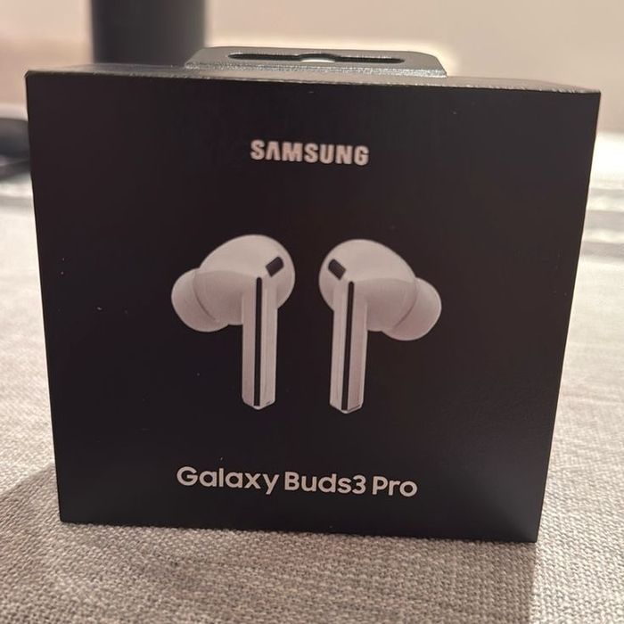 Продам наушники Buds 3 Pro