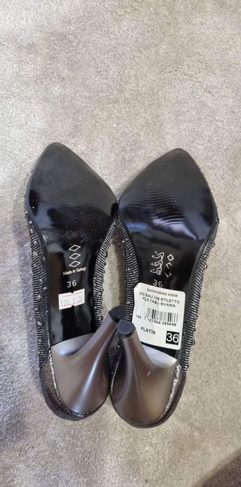 Елегантни дамски обувки с камъни