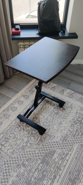 Столик для ноутбука