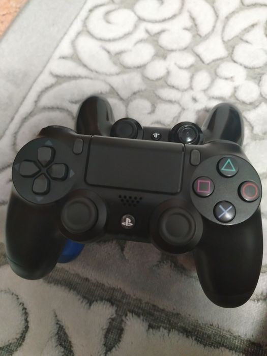 Плейстейшен 4 слим