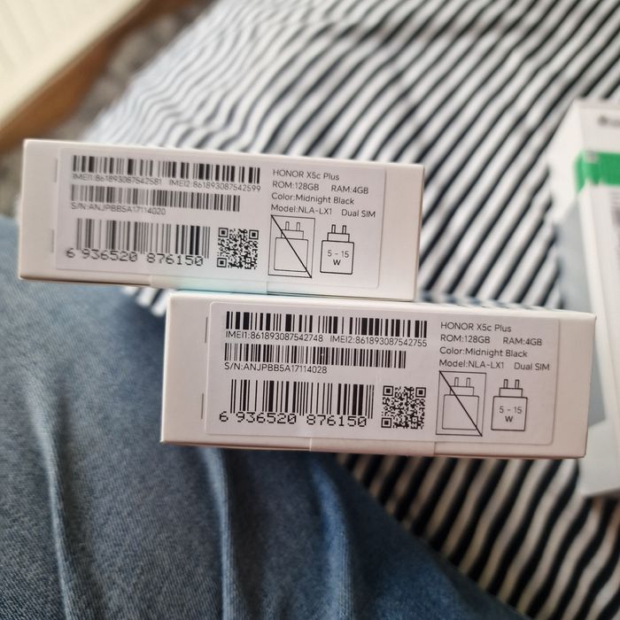 Vând 3 telefoane mobile sigilate separat sau toate 3.   Un telefon mobil  OPPO A5 PRO 5G și două telefoane mobile  HONOR X5C  Plus.