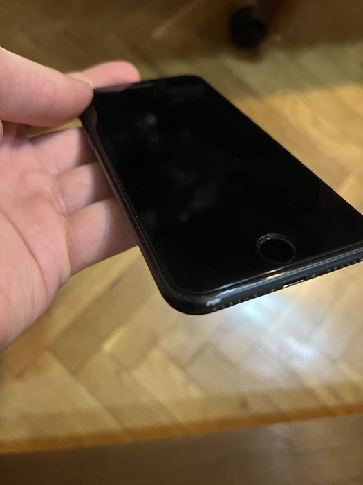 Iphone 7 32GB с протектор и калъфче