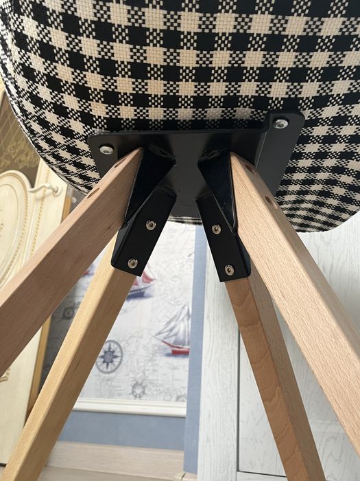 Продается стильный стул