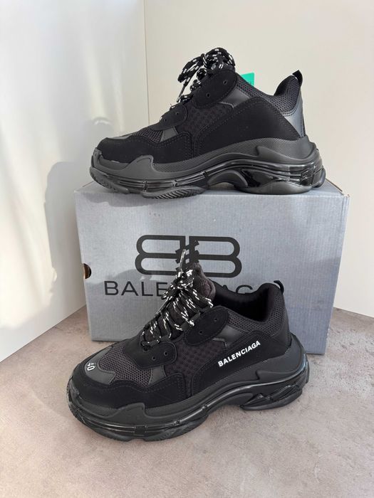 Adidași BALENCIAGA Triple S, Unisex, NOI - Cu Cutie / Accesorii