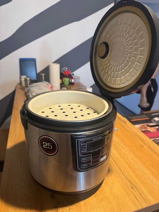 Продается Мультиварка в хорошем состоянии