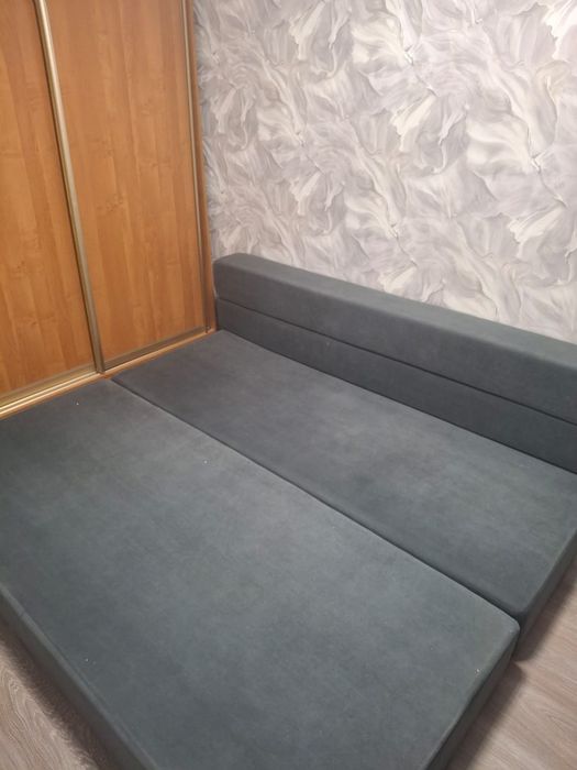 Бескаркасный диван