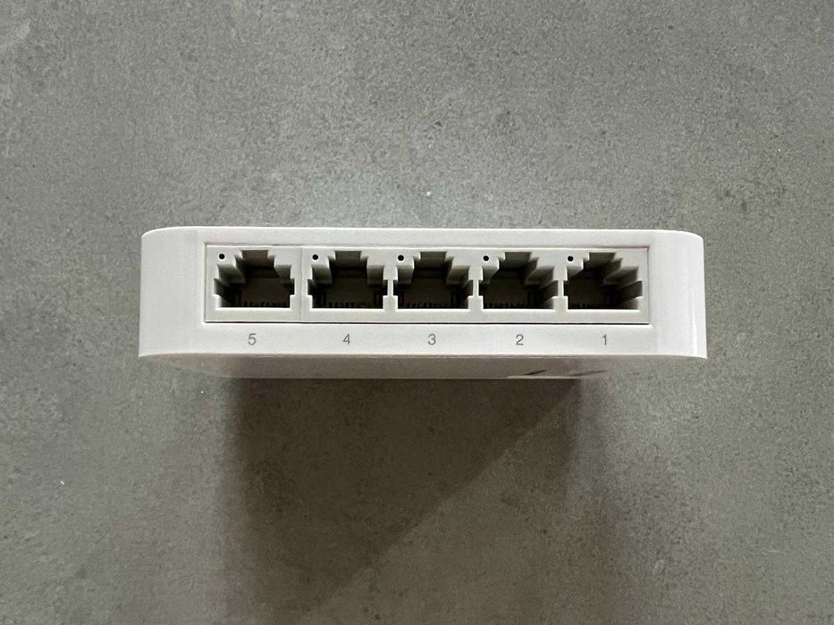 Switch TP-LINK TL-SF1005D sigilat