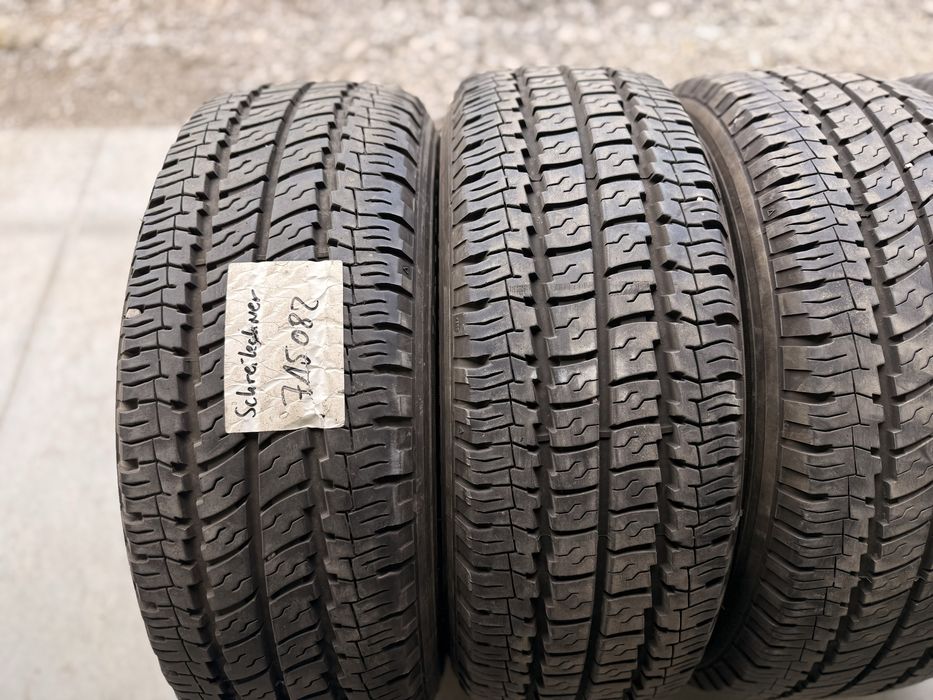 Бусови гуми 235/65/16с ПОЧТИ НОВИ
