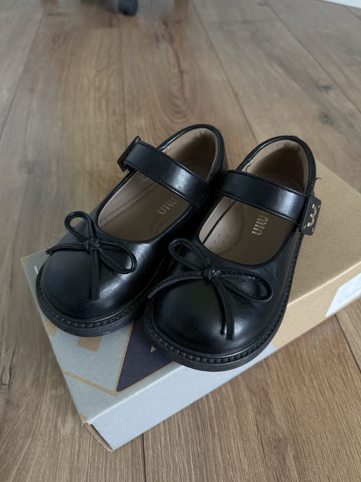 Продам детские туфли