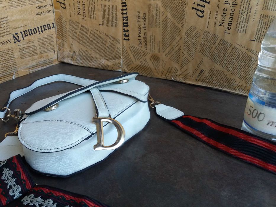 дамска чанта Christian D-малка бяла чанта