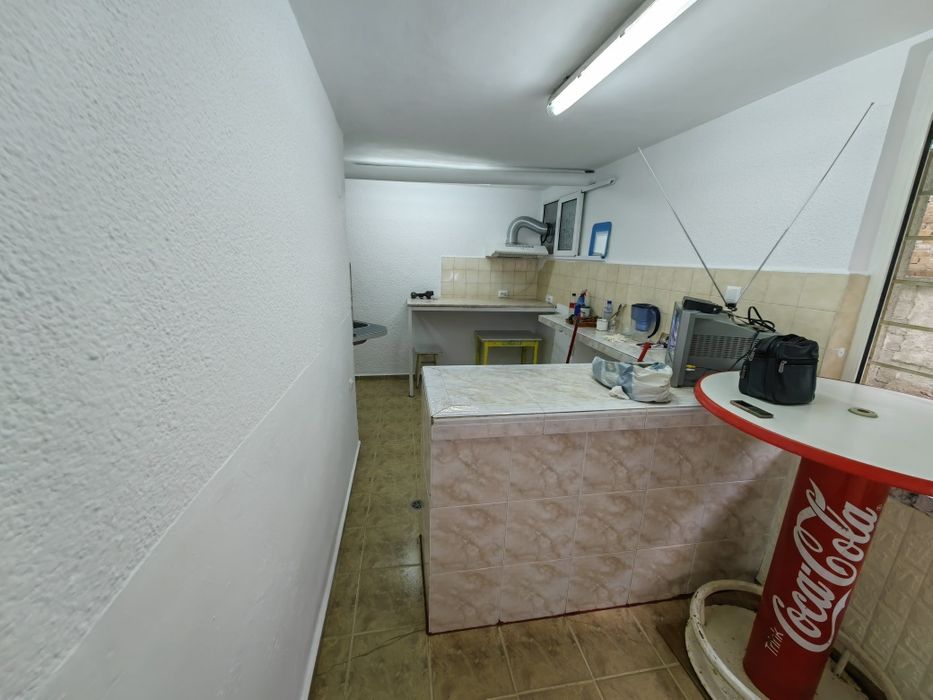 Дава се под наем Магазин в Ямбол, Боровец - 17 кв.м за 127.5 € - Снимка #6