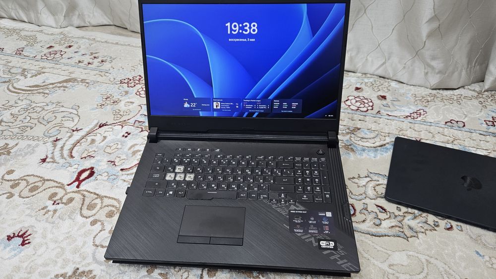 Asus rog strix g712lv