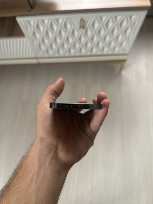 Продам айфон 12 про