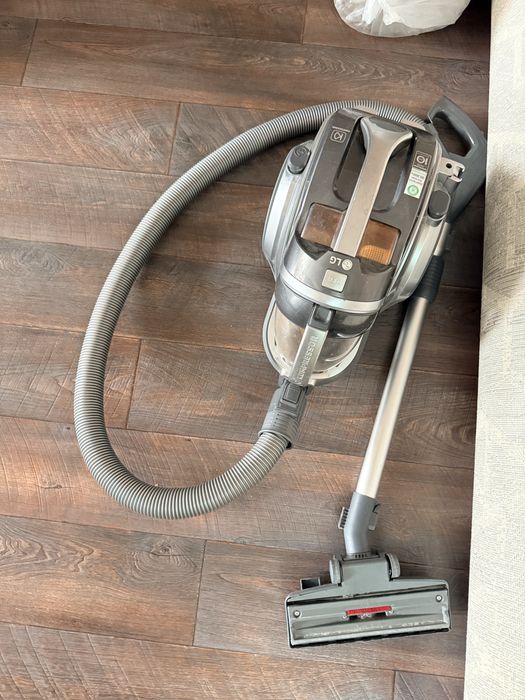 Пылесос  LG в хорошем состоянии