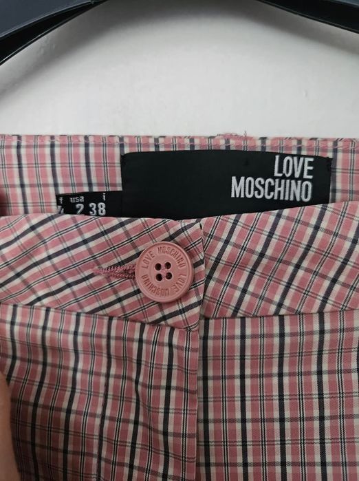 Нов панталон на Love Moschino