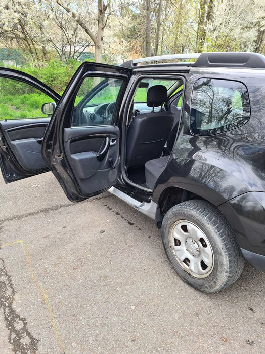 Vând Dacia Duster