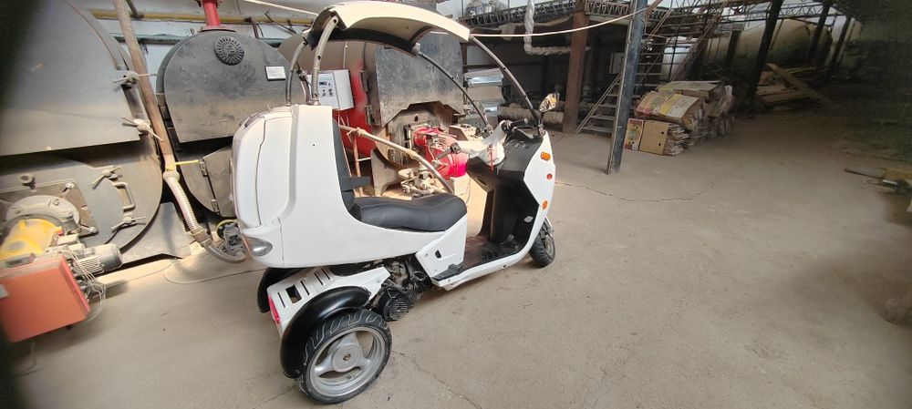 Продам скутер 150м3