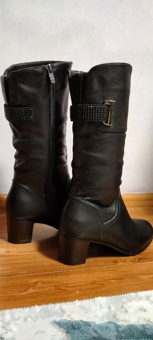 Продам демисезонные  сапогиапоги