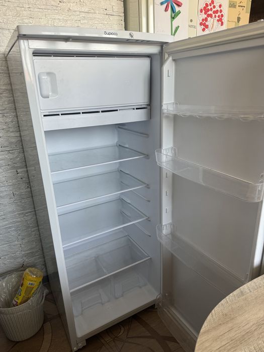 Продается холодильник Бирюса