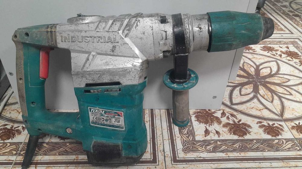 Перфоратор Total номер лота 842109